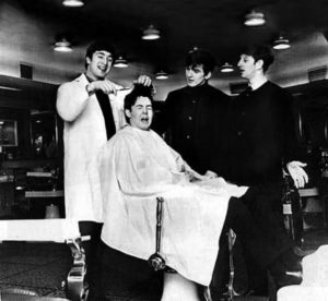 Beatles, capelli tagliati nel 1964 battuti all’asta: quanto valgono?