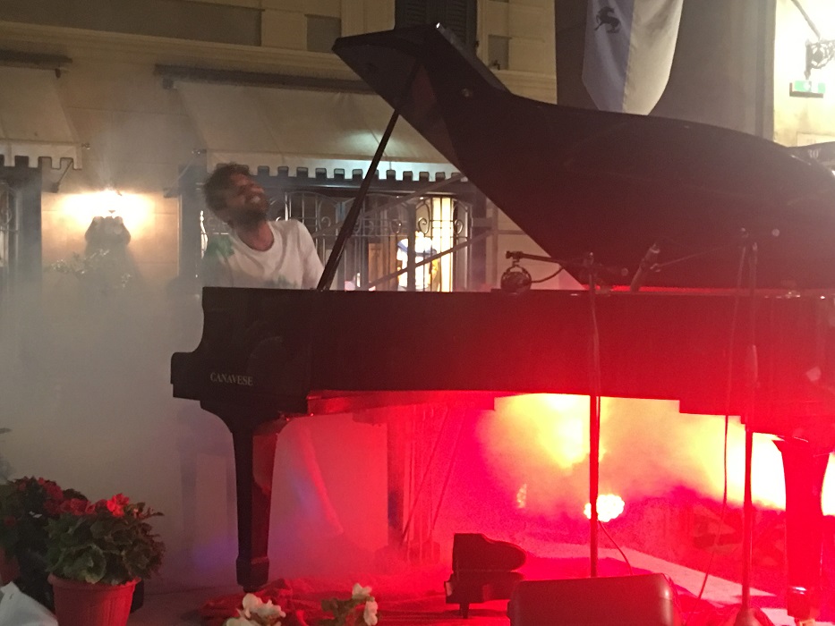 Successo per Andrea Benelli in concerto ad Albenga | Musica361