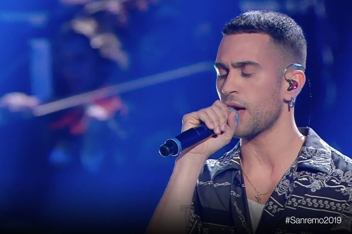 Sanremo2019, Mahmood fa battere le mani all'Ariston e si aggiudica la vittoria