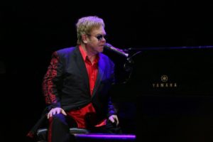 “Me, Elton John”: confessioni autobiografiche di una rock star