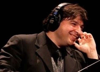 Stefano Zavattoni: Con gli errori imparai a dirigere l'orchestra