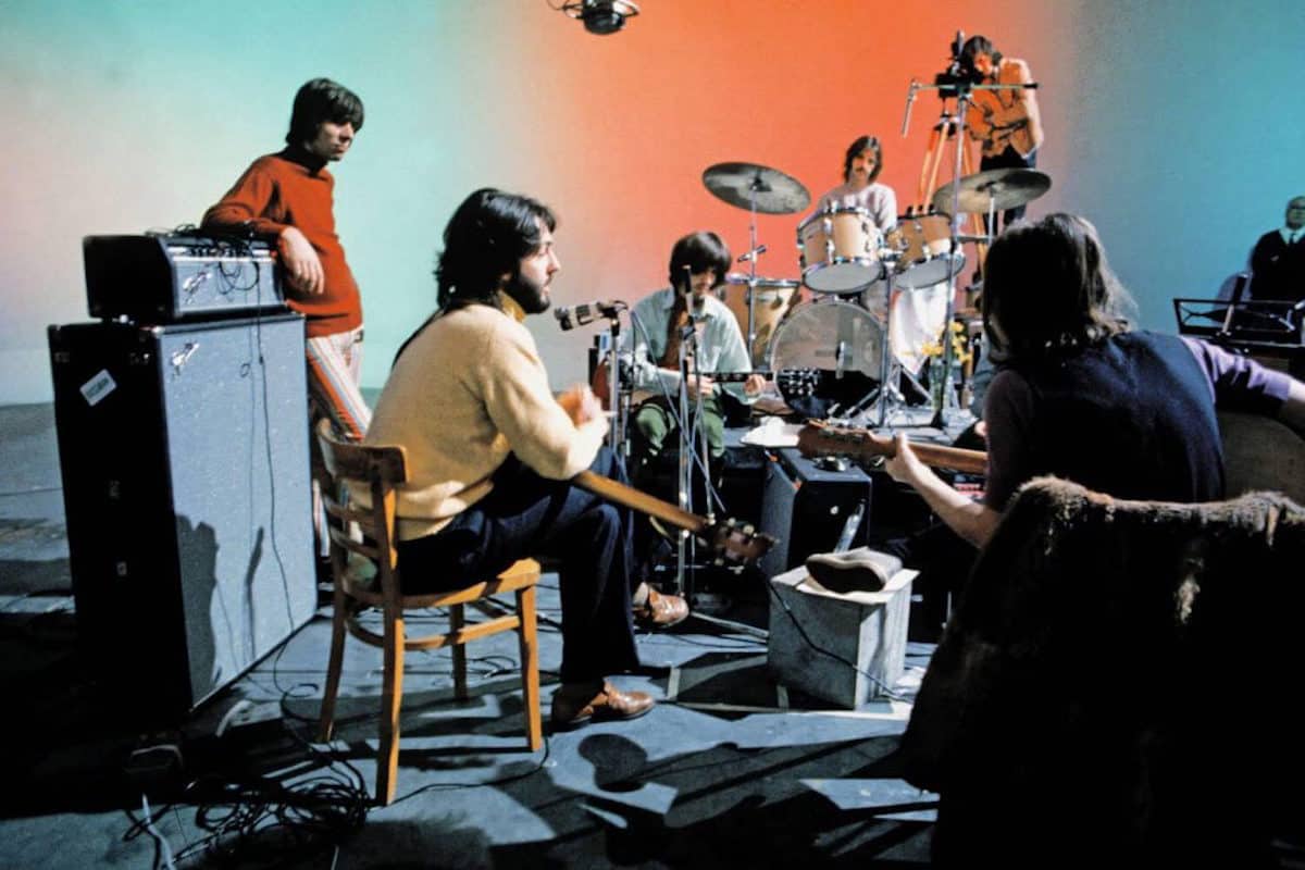 #Notedicarta: George Harrison - What is life Harrison con i Beatles in una sessione di studio